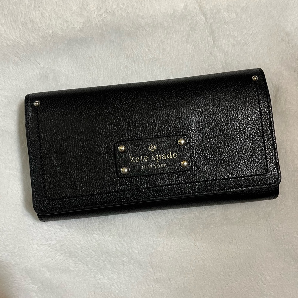Kate Spade Baxter Street Wallet in asphalt (black) pebbled leather